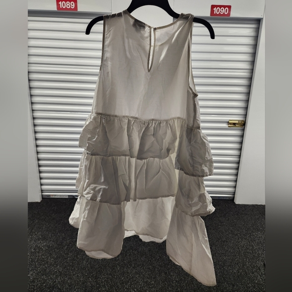 White Ruffle Mini - Picture 3 of 3